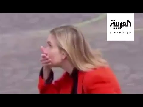اليمن اليوم- شاهد: موقف طريف لوزيرة فرنسية تنسى الكمامة في مناسبة رسمية1710590/0