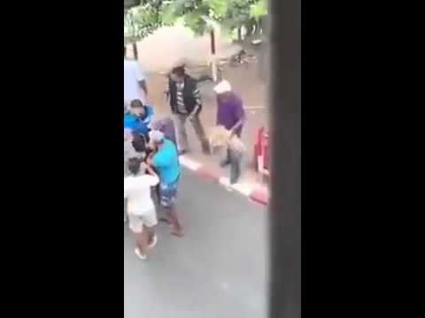 بالفيديو أب يعتدي على ابنته بالضرب