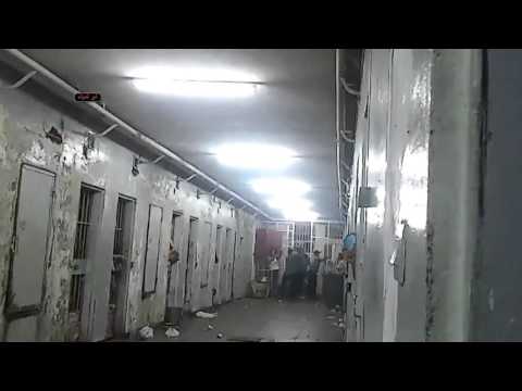 بالفيديو ضرب السجناء في سجن عكاشة في البيضاء