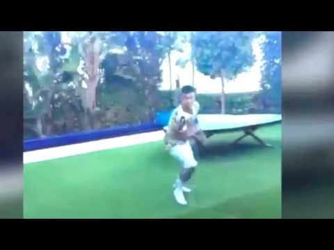 فيديو نيمار يقفز على أرضية حديقة منزله بشكل جنوني
