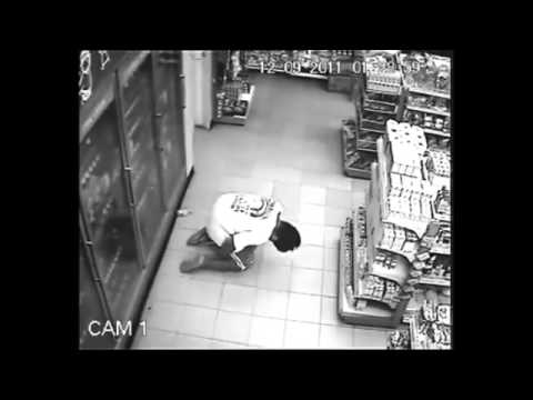 فيديو لقطات مروعة للحظة لبس «عفريت» لرجل