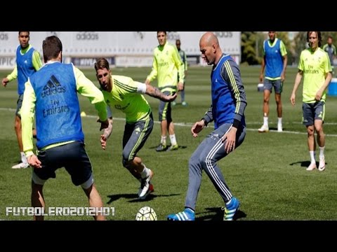 شاهد زيدان يمنح لاعبي ريال مدريد 5 حيل جديدة لخداع المدافعين
