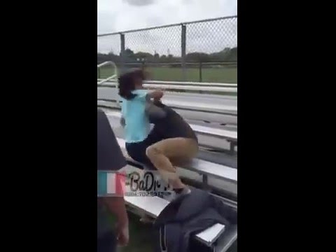 بالفيديو فتاة تلقن صديقها علقة ساخنة بعد اكتشافها خيانته لها