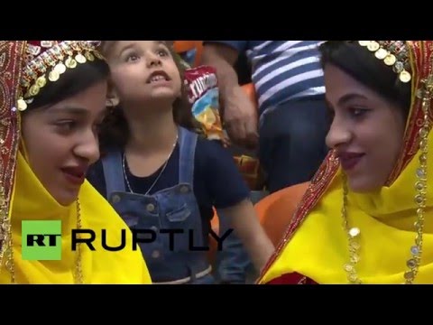 انطلاق مهرجان التوائم في إيران