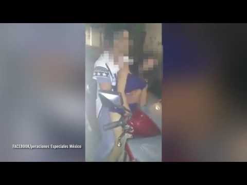 بالفيديو لقطات مروعة لرجل يحمل امرأة فاقدة الوعي