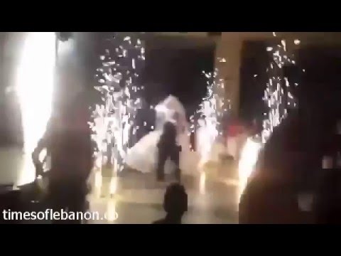 بالفيديو موقف محرج لعريس بعد حمل عروسة
