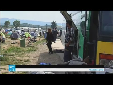 بالفيديو تواصل عمليات إخلاء مخيم إيدوميني من اللاجئين