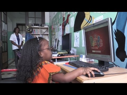 بالفيديو مشروع لنقل المدرسة إلى المستشفيات في كينشاسا
