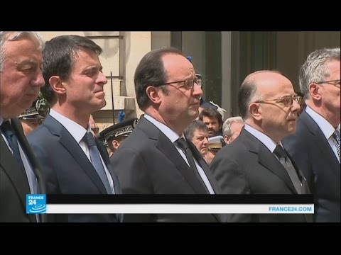 بالفيديو الرئيس الفرنسي  وأعضاء الحكومة يقفون دقيقة صمت