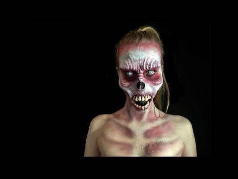 بالفيديو امرأة تحول وجهها إلى شكل مرعب