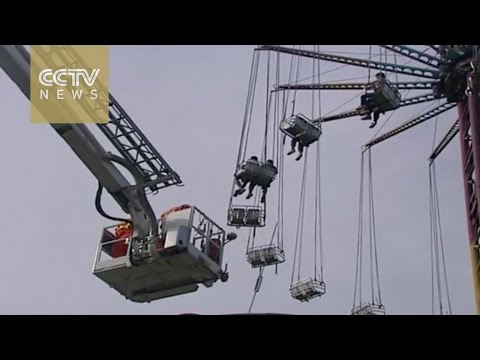 بالفيديو شاهد حصار 5 أشخاص في لعبة ملاهي على ارتفاع 38 مترا