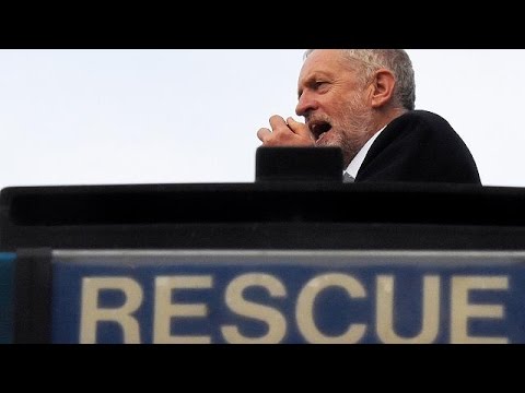 شاهد حزب العمال البريطاني يسحب الثقة من زعيمه جيرمي كوربن