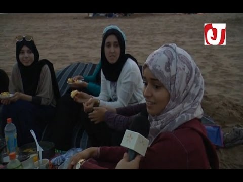 بالفيديو تناول وجبة الافطار على الشاطئ بنكهة خاصة في مدينة أغادير