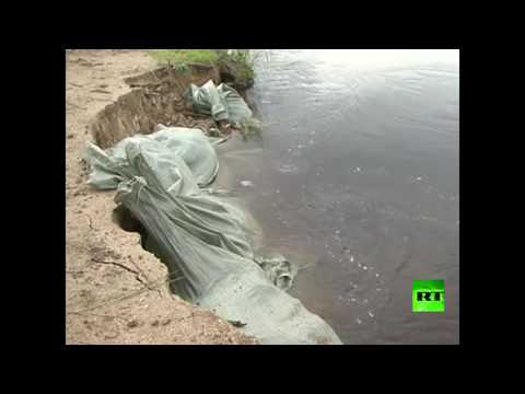 شاهد كيف يواجه جنود الجيش الروسي الفيضانات
