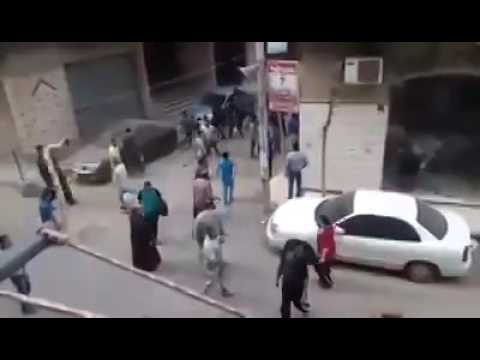 بالفيديو  رد فعل المارة على محاولة زوج للإعتداء على زوجته في الشارع