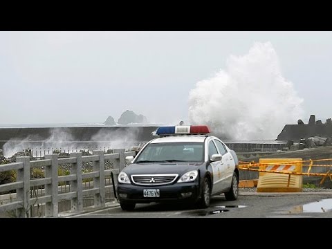بالفيديو تايوان ترفع حالة التأهب مع اقتراب إعصار نيبارتاك