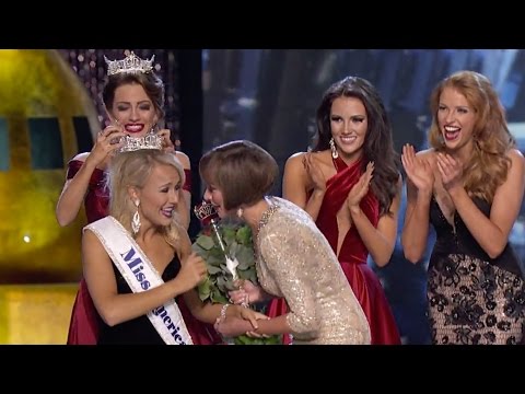 بالفيديو  لحظة تتويج سافي شيلدز بلقب ملكة جمال أميركا