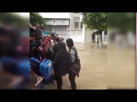 شاحنة البلدية تنقل الطلاب لمدارسهم