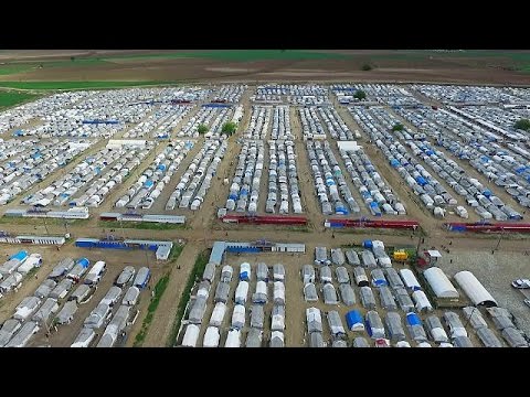 بالفيديو تواصل توزيع اللاجئين على دول الاتحاد الأوروبي ببطء شديد