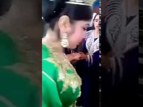 بالفيديو رد فعل عروس مغربية بعد رقص عريسها بطريقة مضحكة