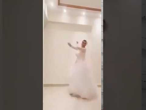 شاهد رقصة مجنونة لعروس يوم زفافها