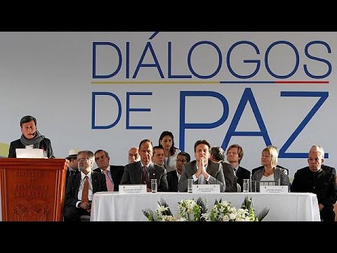 شاهد انطلاق مفاوضات سلام بين الحكومة وآخر حركة تمرد مسلحة في كولومبيا