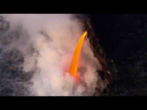 انهيار جرف بحري بسبب ثورة بركان في جزر هاواي