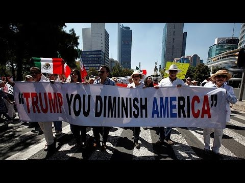 المكسيكيون يحتجون على سياسة الرئيس ترامب