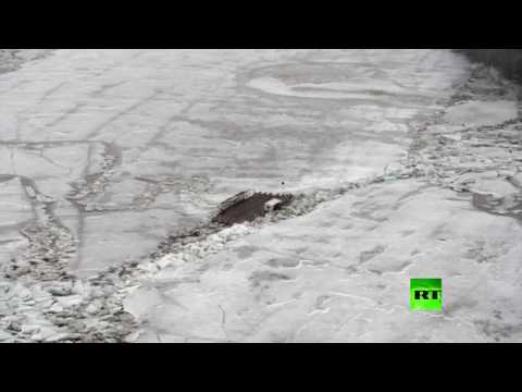 مشاهد مميّزة للجليد الزاحف على نهر تيسا في هنغاريا
