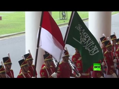 شاهد الرئيس الإندونيسي يستقبل الملك السعودي