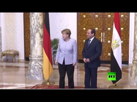 شاهد لحظة استقبال الرئيس المصري المستشارة الألمانية