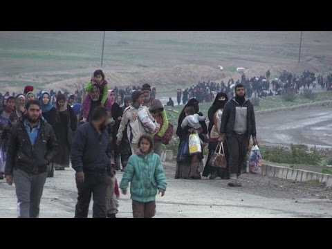 بالفيديو  المدنيون يواصلون النزوح من الجانب الغربي للموصل