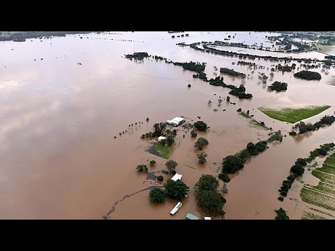 بالفيديو مشاهد صادمة من الفيضانات المدمرة التي اجتاحت أستراليا