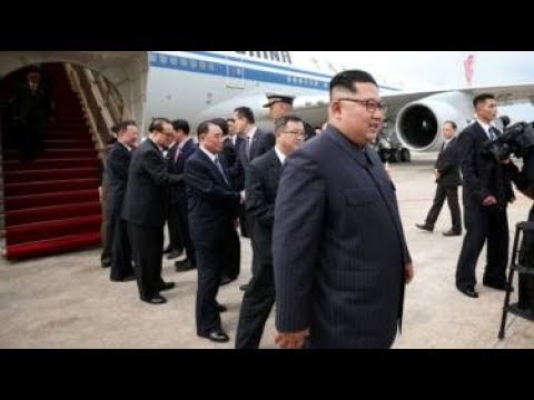 شاهد  لحظة وصول كيم جونج أون إلى سنغافورة للقاء دونالد ترامب