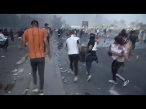 إصابات بين المتظاهرين في اشتباكات مع الشرطة في بغداد