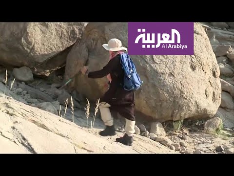 السعودية سوسن عبد الله تتحدى الإعاقة بقمم الجبال