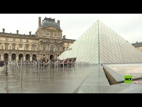 شاهد متحف اللوفر في باريس يغلق أبوابه لليوم الثاني خوفًا من كورونا