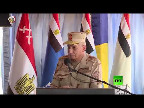 شاهد الجيش المصري يُنفذ مناورة حسم 2020 على الحدود الغربية