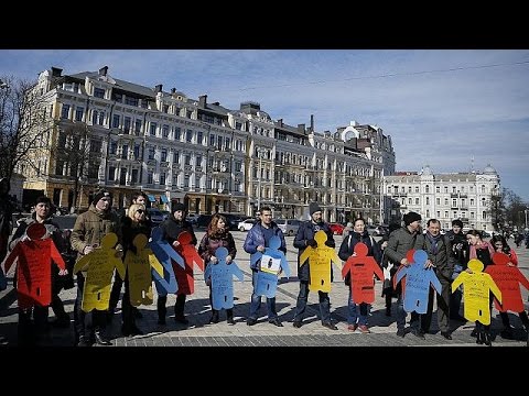 أوكرانيون يحيون الذكرى الثانية لضم القرم إلى روسيا