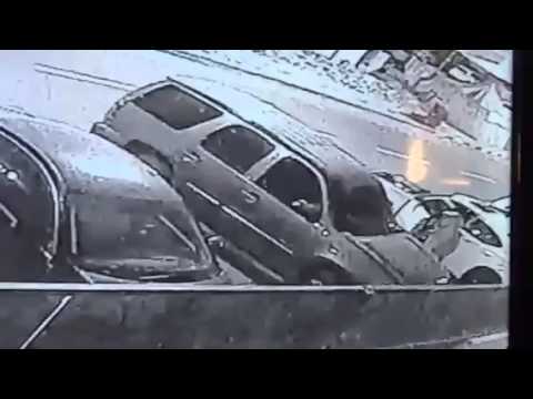 بالفيديو عصابة نسائية تسرق سيارة في وضح النهار