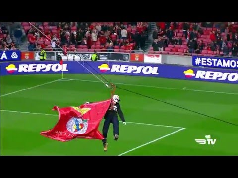 شاهد بنفكيا يدعو جماهيره لمباراة بايرن ميونيخ