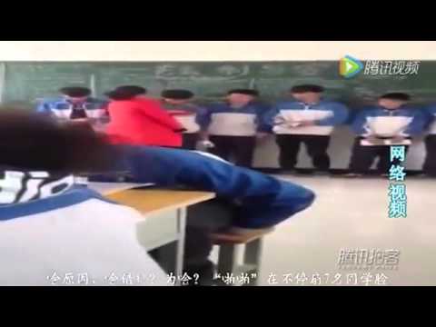 بالفيديو معلمة في مدرسة  تعتدي على 6 طلاب بطريقة عنيفة جدًا