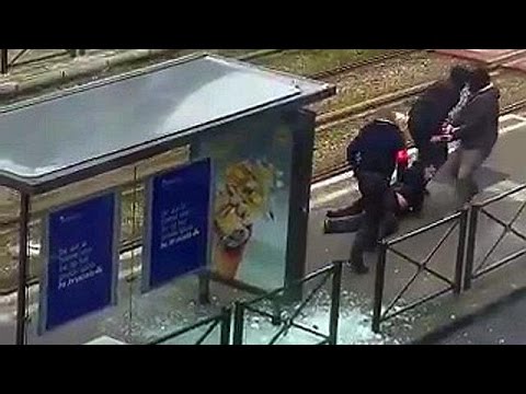 فيديو اعتقال ثلاثة أشخاص في بروكسل على صلة بخلية باريس