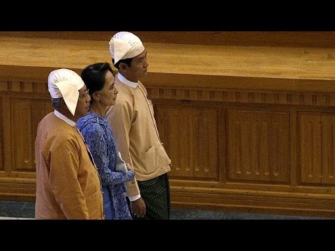 شاهد رئيس ميانمار الجديد يؤدي اليمين الدستورية