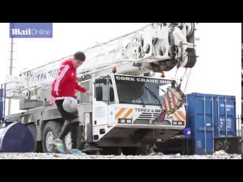 شاهد شاب يحطم الرقم القياسي لميسي في السيطرة على الكرة