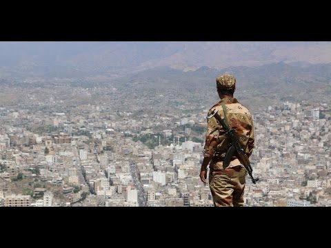 شاهد الحكومة اليمنية تُؤكد التزامها وقف اطلاق النار المتفق عليه