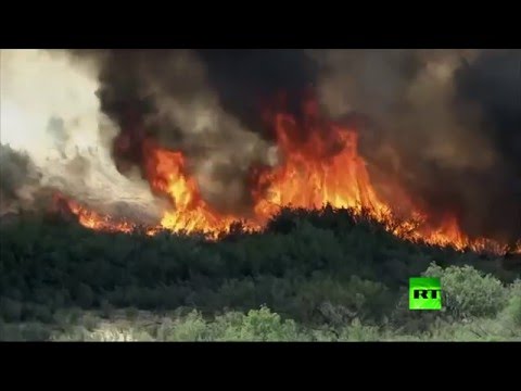 حريق يندلع على حدود ولايتي أريزونا وكاليفورنيا