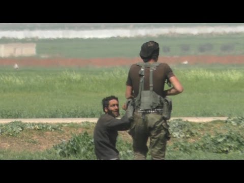 بالفيديو تنظيم داعش يتخلى عن جنوده الجرحى في بلدة الراعي في ريف حلب