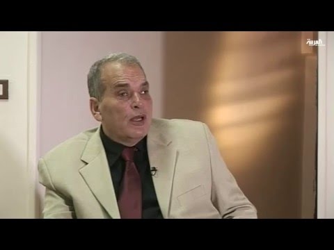 كفيف مصري يحقق حلمه بالعمل مذيعًا