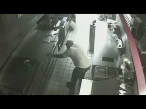 جائع” يقتحم مطعم أميركي ليتناول الطعام ويسرق زجاجة مياه